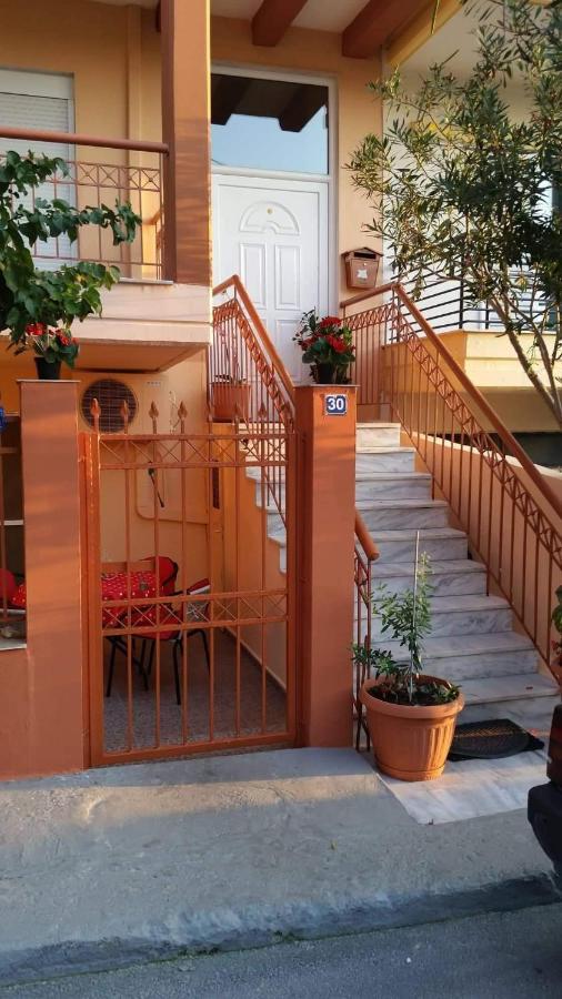 Elle Apartment By Alp Hospitality Services Nea Kallikrateia エクステリア 写真