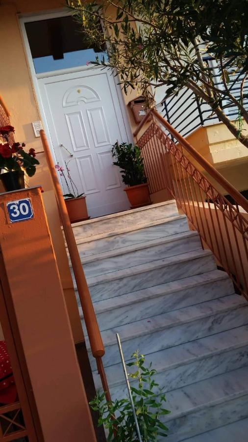 Elle Apartment By Alp Hospitality Services Nea Kallikrateia エクステリア 写真