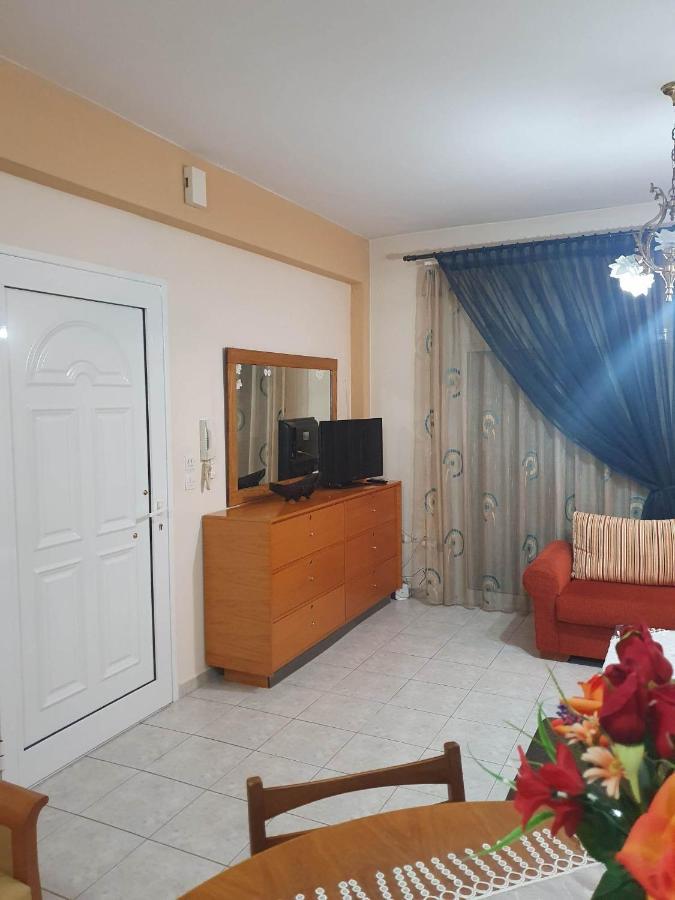 Elle Apartment By Alp Hospitality Services Nea Kallikrateia エクステリア 写真